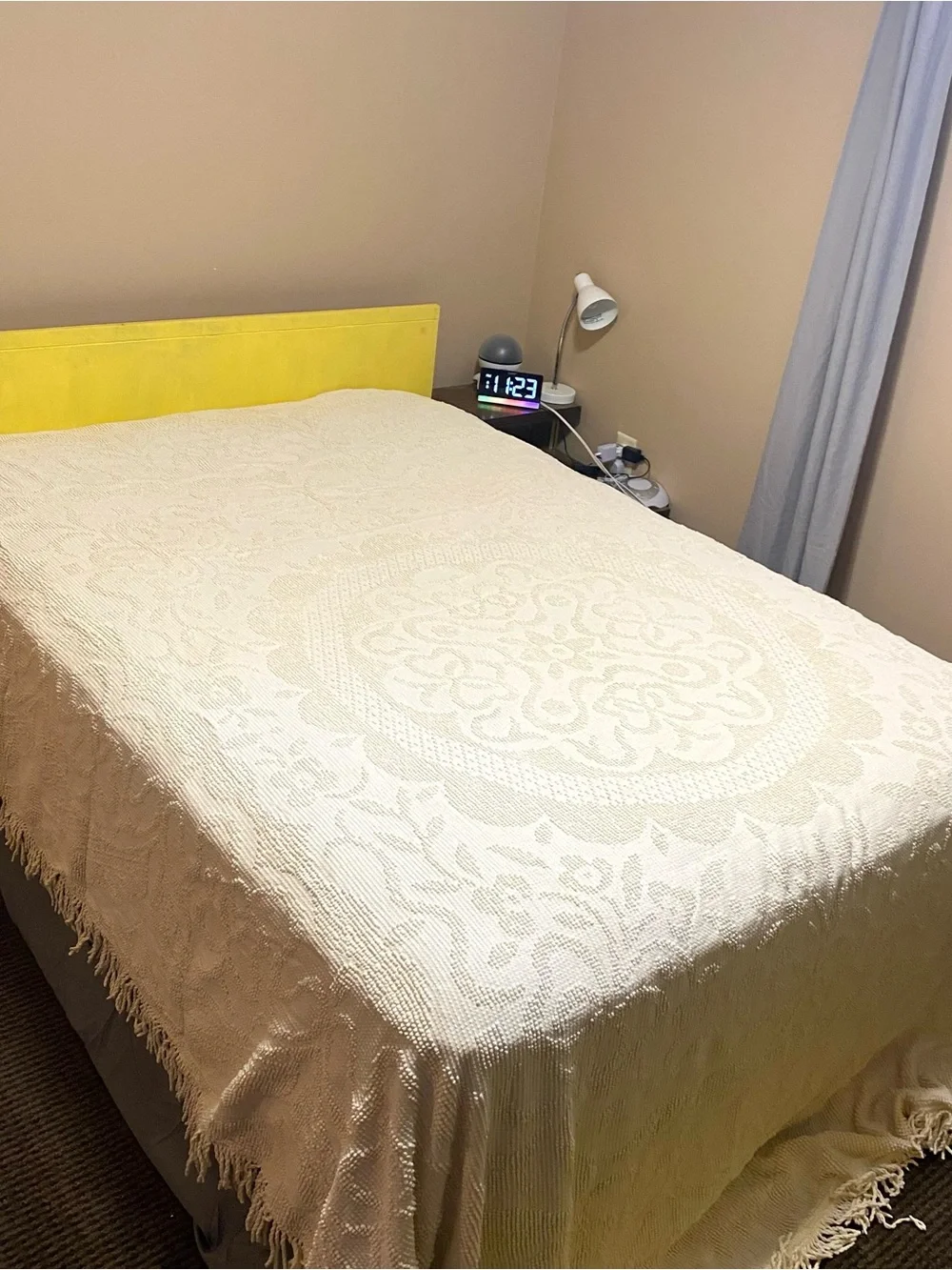 Vintage Midcentury White Floral Mandala Hobnail Bedspread with Fringe Twin Full